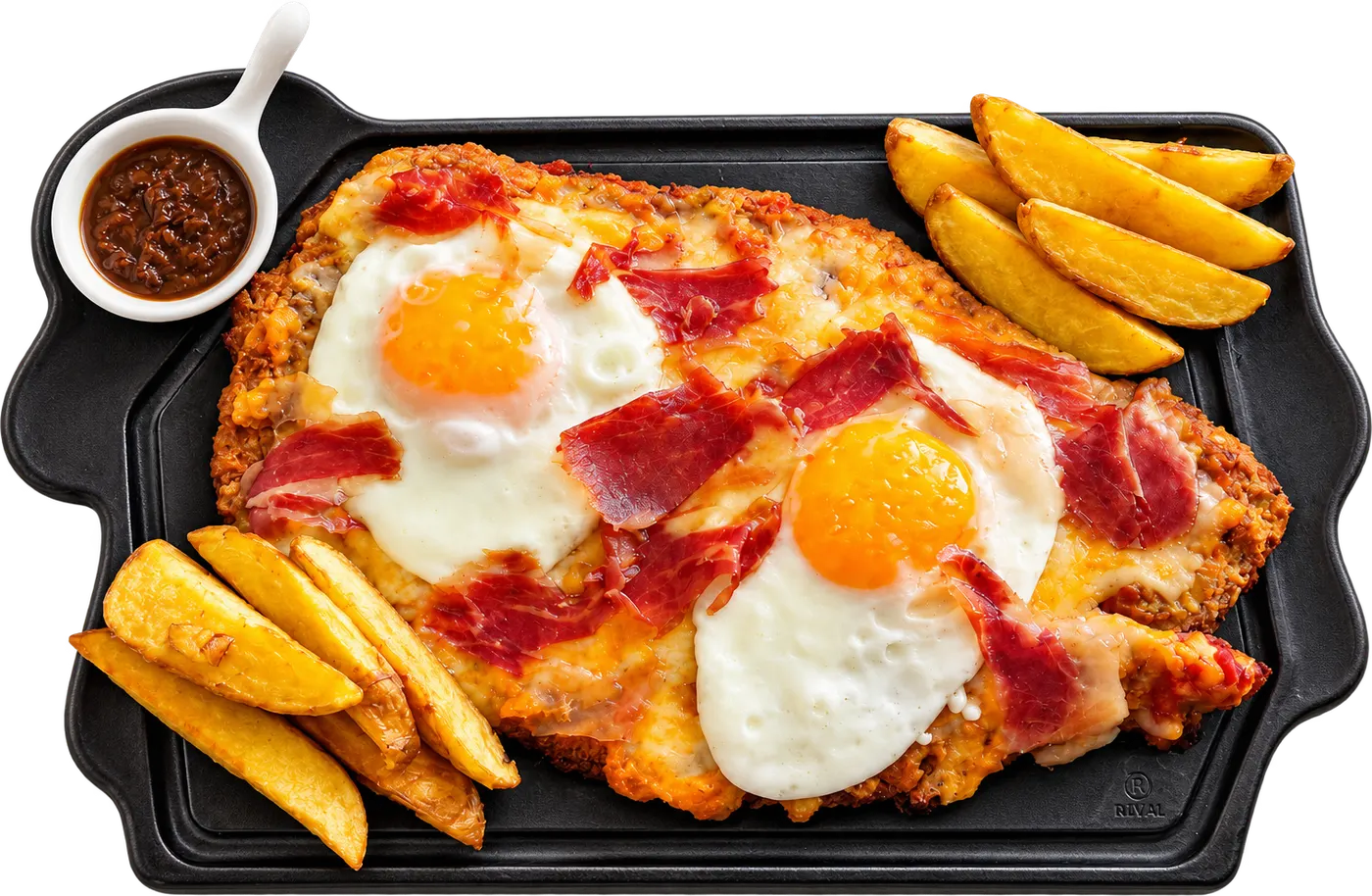 Milanesa napolitana de La Loli con huevo, jamón y patatas, sobre la plancha